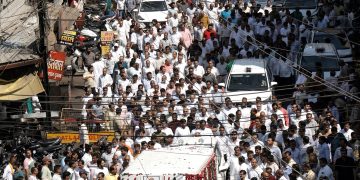 श्रीमती तेजकुंवर बाई काश्यप की पार्थिव देह पंचतत्व में विलीन नगर निगम के मोक्ष रथ से निकली अंतिम यात्रा